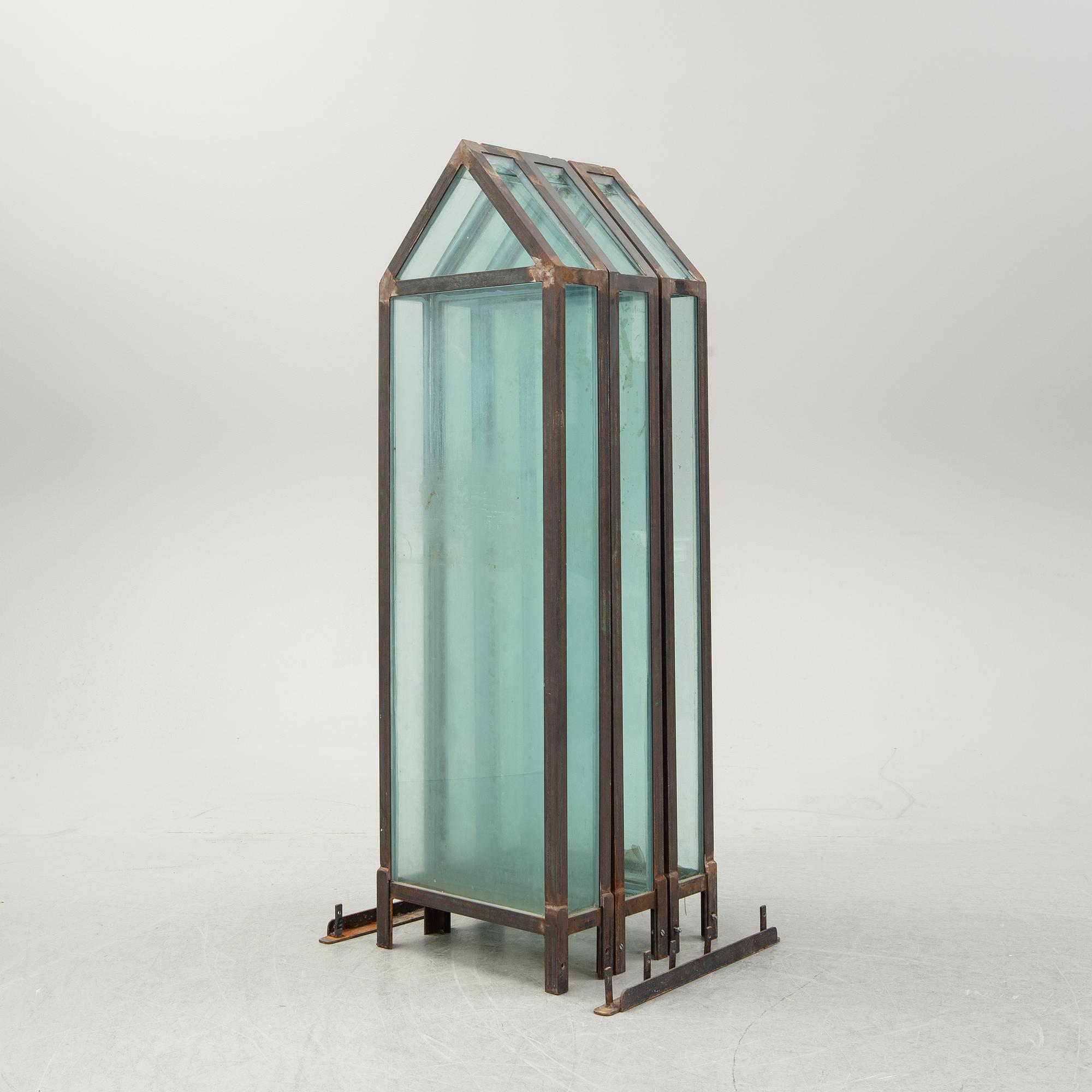 Karin Lind, steel and glass, 3 parts, executed in 2001, inique.