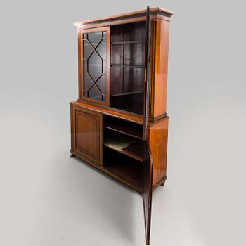 A Russian display cabinet from the first half of the 19th century.