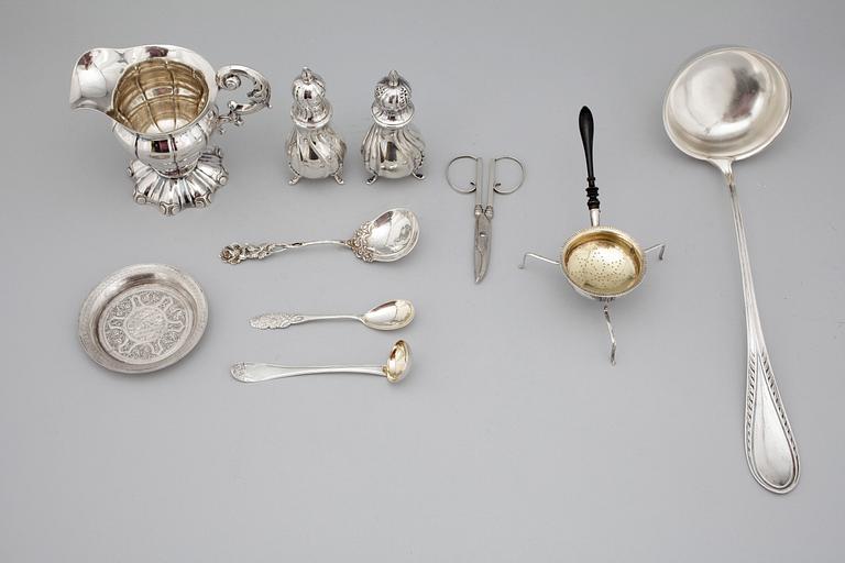 PARTI SILVER, 10 delar. Bl a Carl Nyström Stockholm 1846, tot ca 565 g.