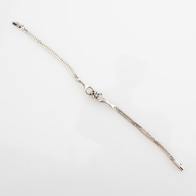 Armband, 18k vitguld med briljantslipade diamanter.