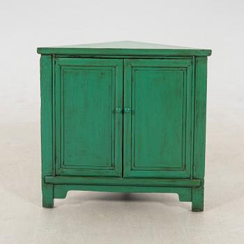 Corner cabinet, China Blue Lotus, late 20th/early 21st century.
