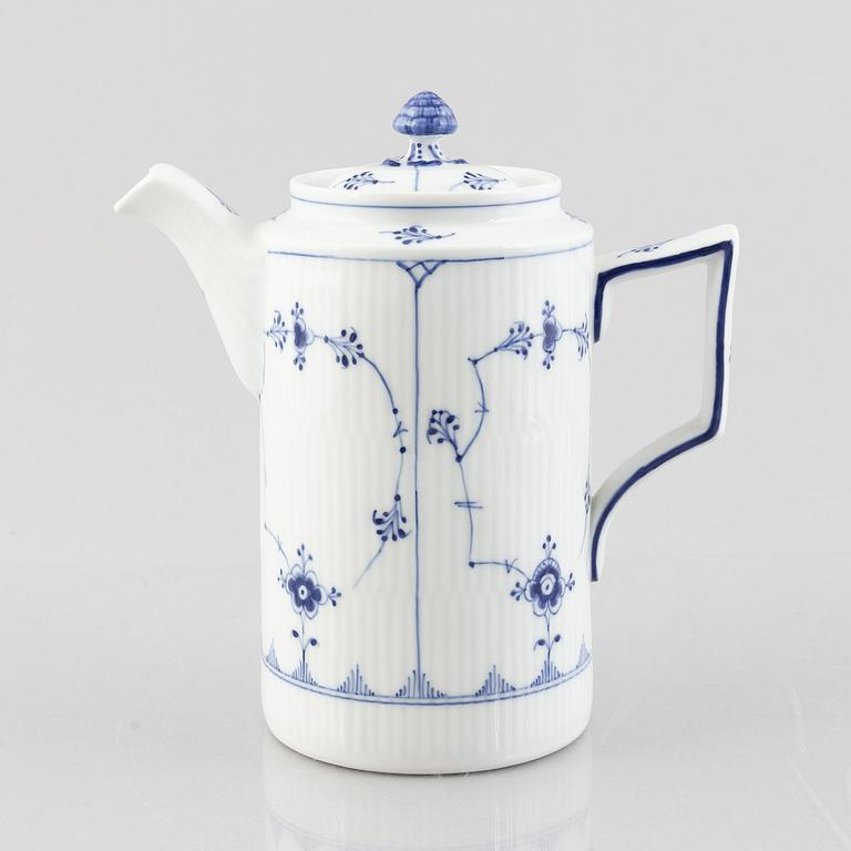 A 'Blue Fluted Plain' / 'Musselmalet rifflet' coffee pot, Royal Copenhagen, model 372, 1898-1923.