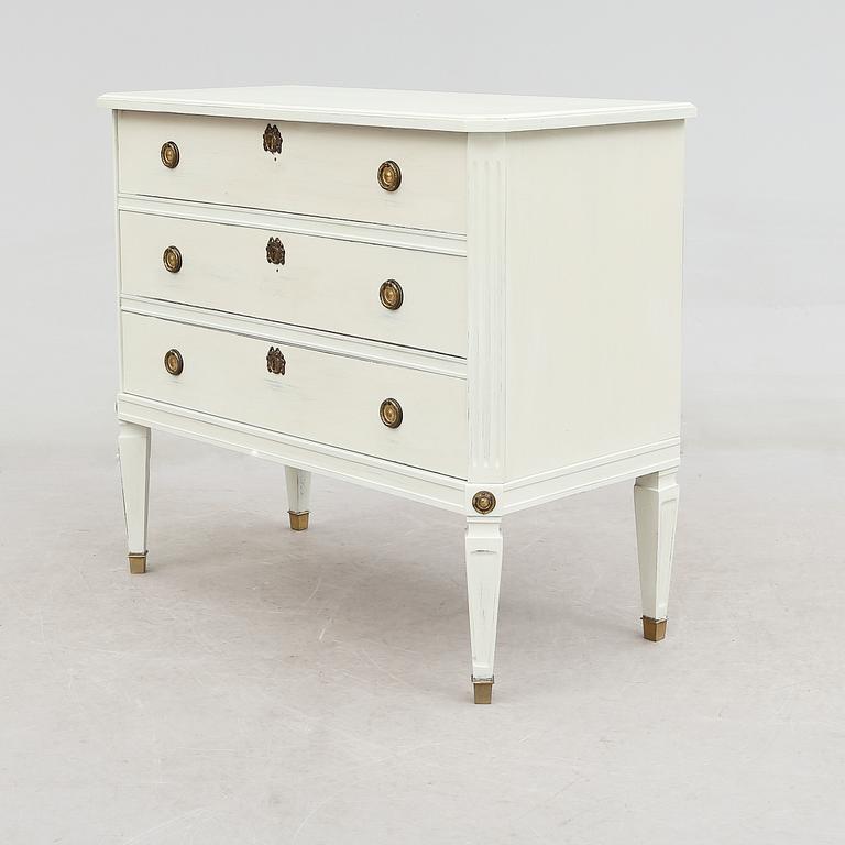 BYRÅ, gustaviansk stil, 1900-talets andra hälft.