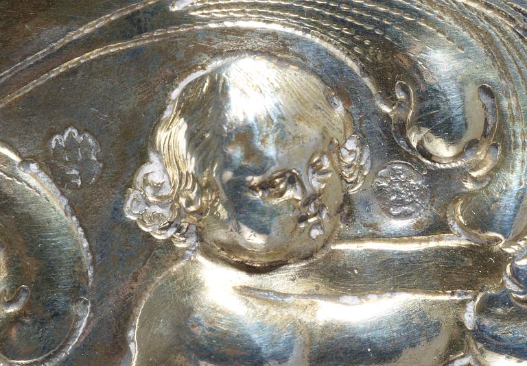 PRESENTERFAT, av Heinrich Eickhoff, Hamburg -1698-1700. Barock.