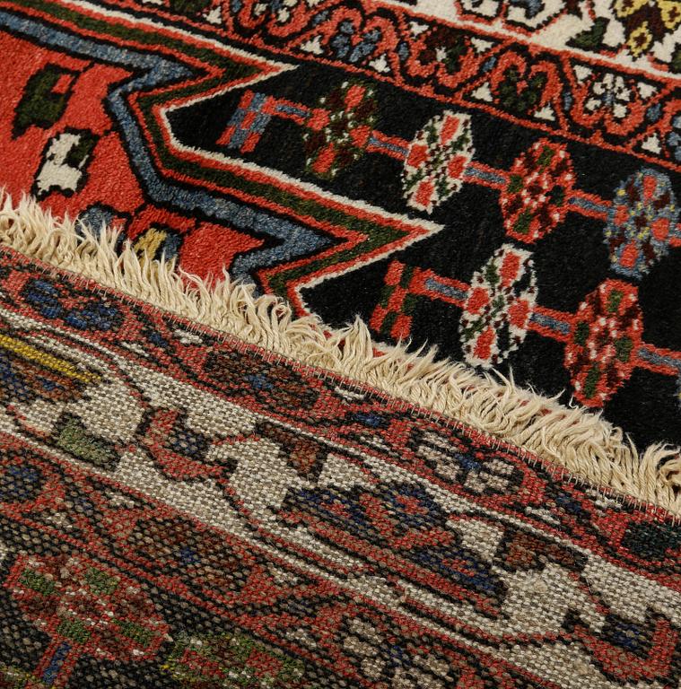 MATTA, Hamadan. Ca 200x125 cm.