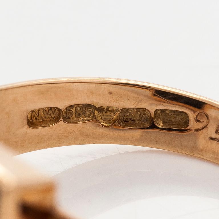 Ring, onyx, 14K gold, Westerback, Helsinki 1954.