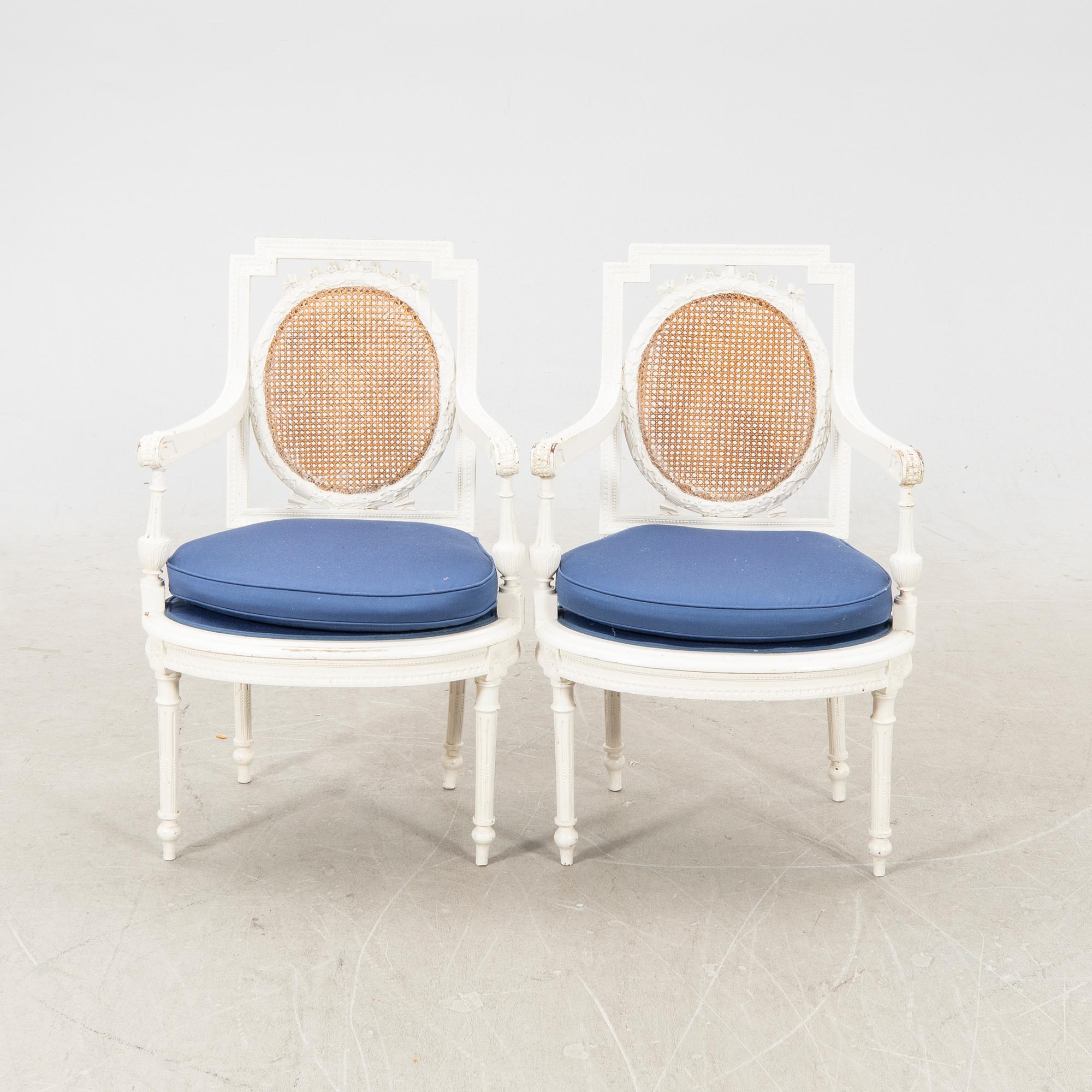 Karmstolar ett par Louis XVI-stil 1900-talets första hälft.