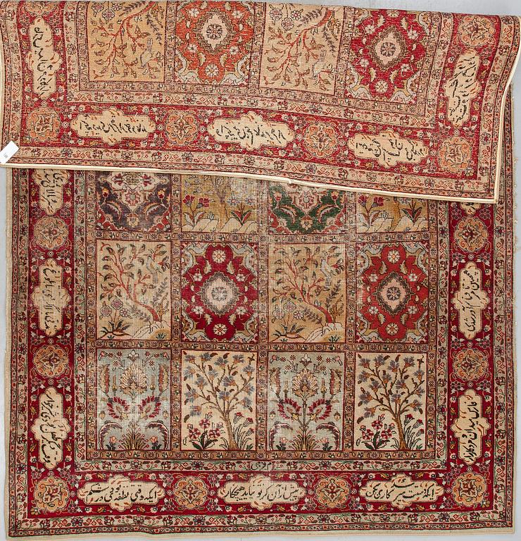 MATTA. Semiantik, orientalisk ca 320x228 cm.