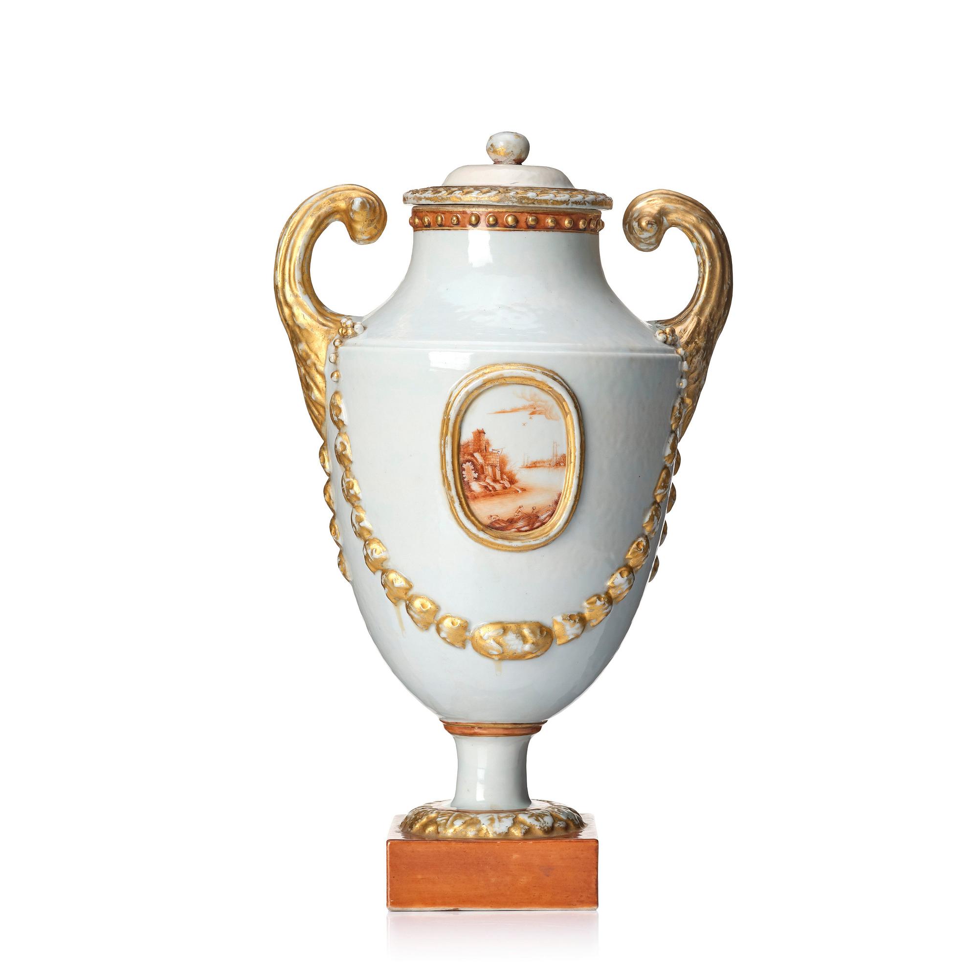 A Chinese Export vase with cover, Qing dynasty, Qianlong (1736-95).