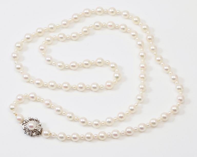 COLLIER, odlade pärlor, lås 18K vitguld.