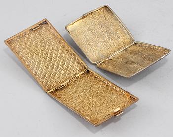CIGARETTETUIER, 2 st, silver, 1900-tal. Vikt 220 g.