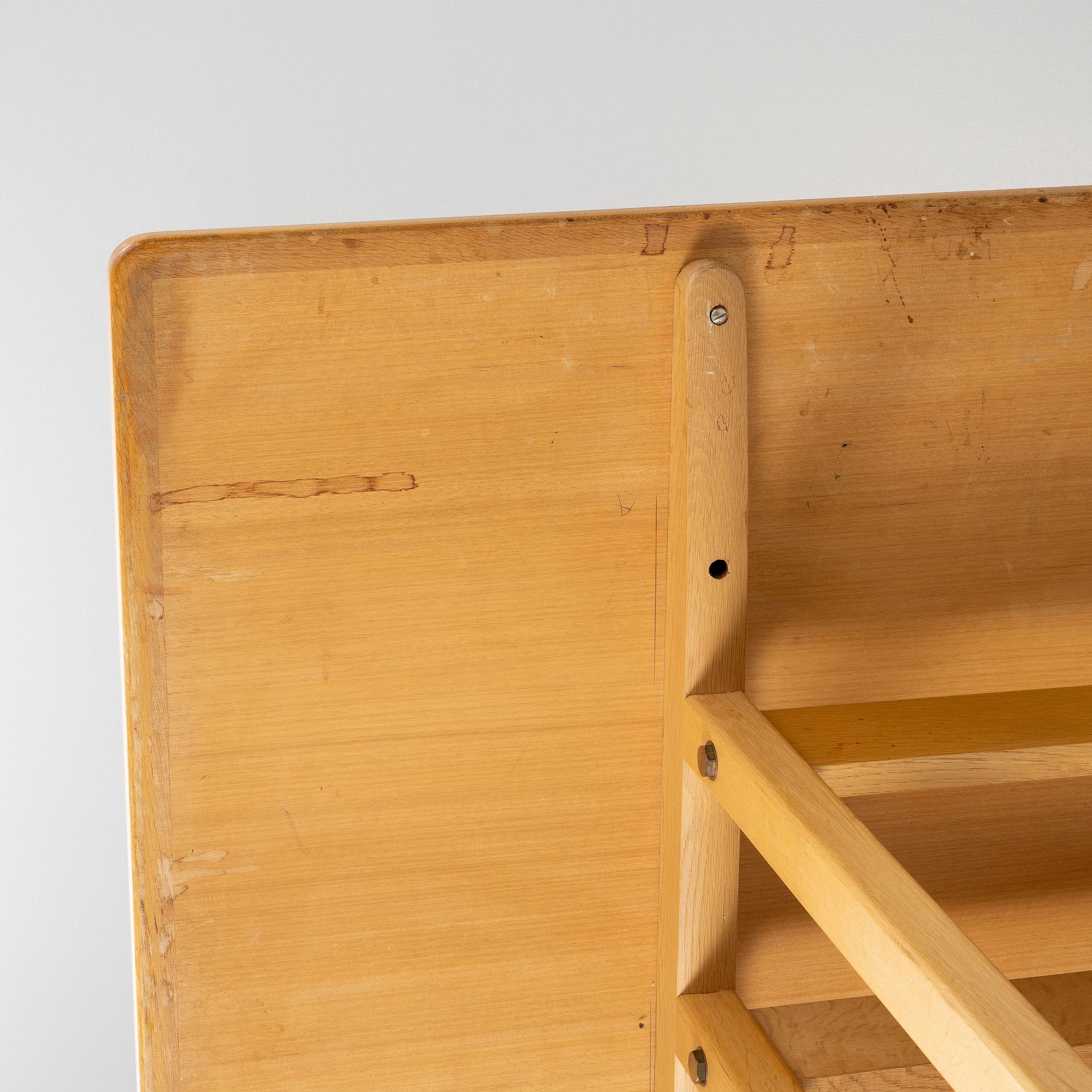 Børge Mogensen, dining table, "Shaker", Karl Andersson & Söner, second half of the 20th Century.