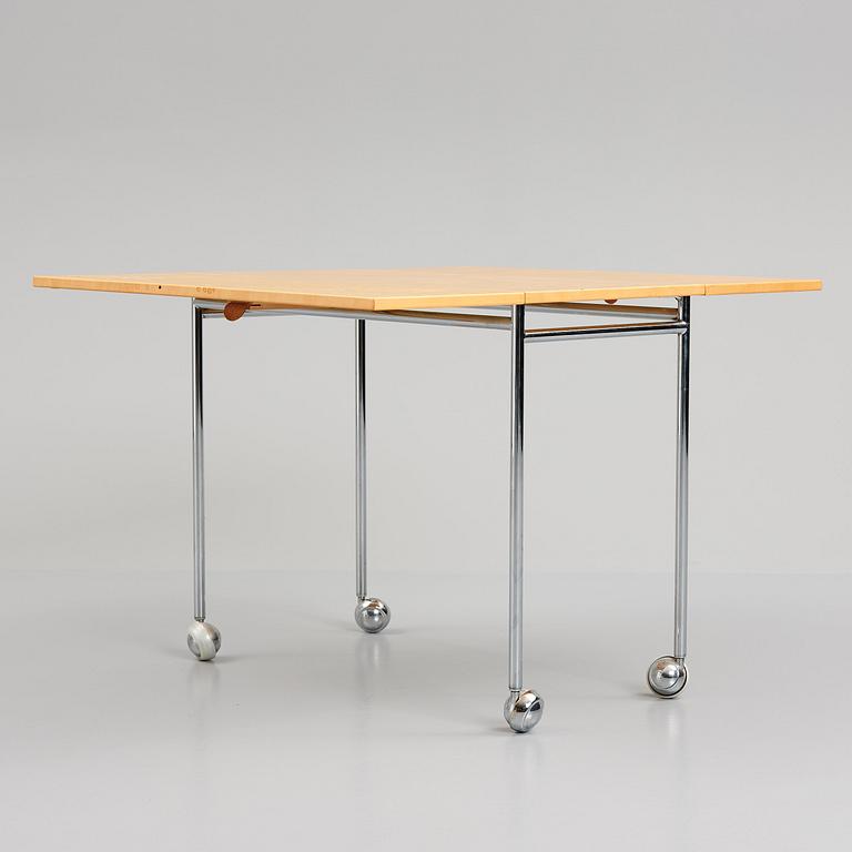 Bruno Mathsson, a drop leaf table 'Berit' in burled birch, Bruno Mathsson International, Sweden.