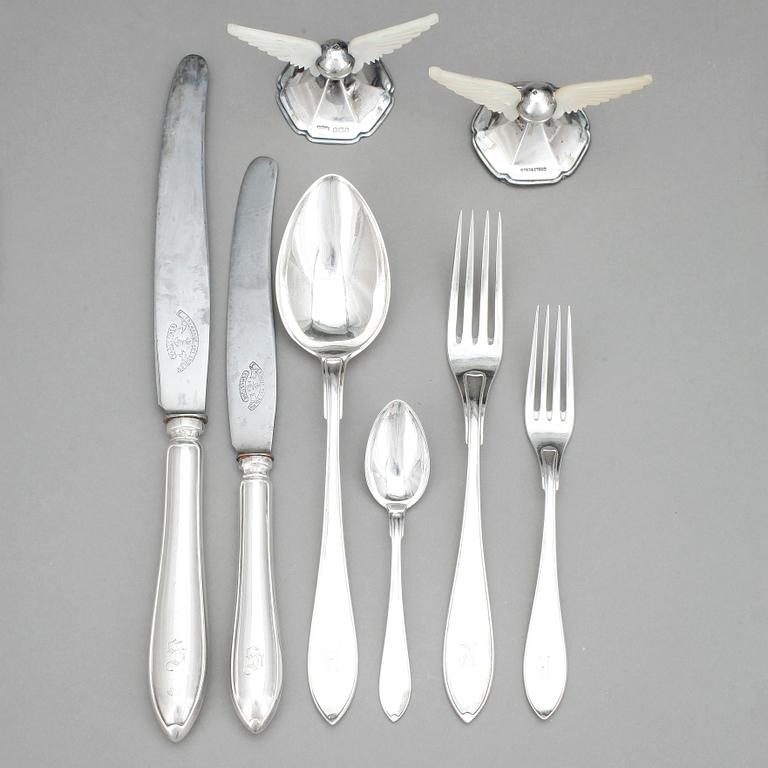 BESTICK, 32 delar, silver. Bl a CG Hallberg Stockholm 1919. Vikt ca 1162 gram.