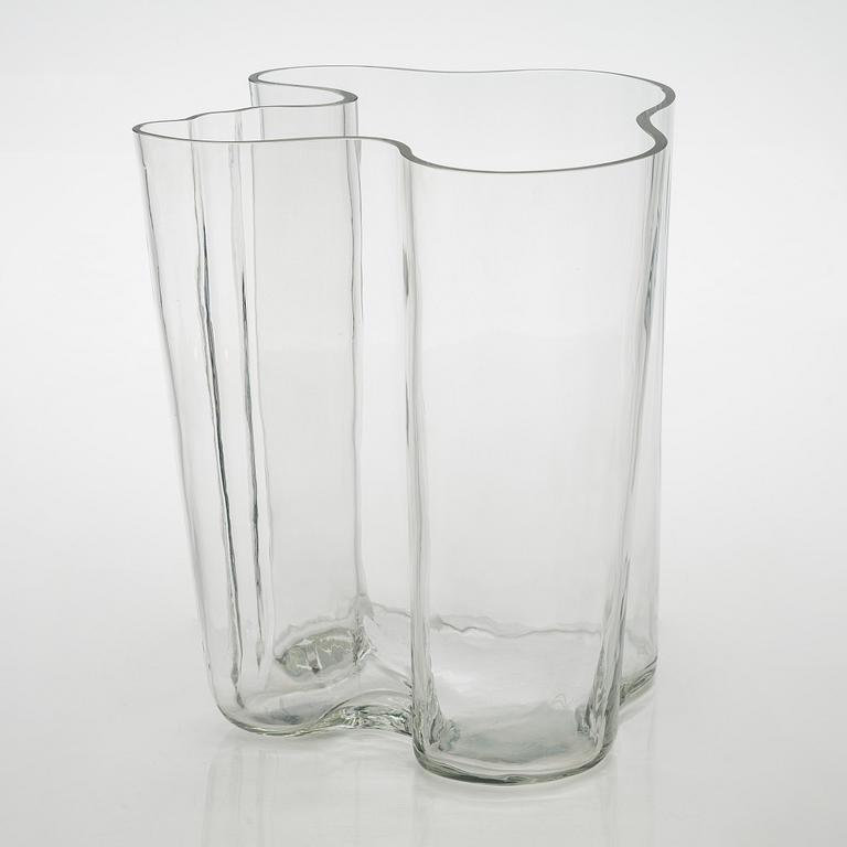 Alvar Aalto, maljakko, 3031, signeerattu Alvar Aalto.