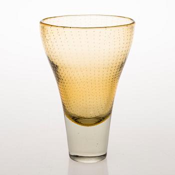 GUNNEL NYMAN, VAS, glas, otydlig signering.