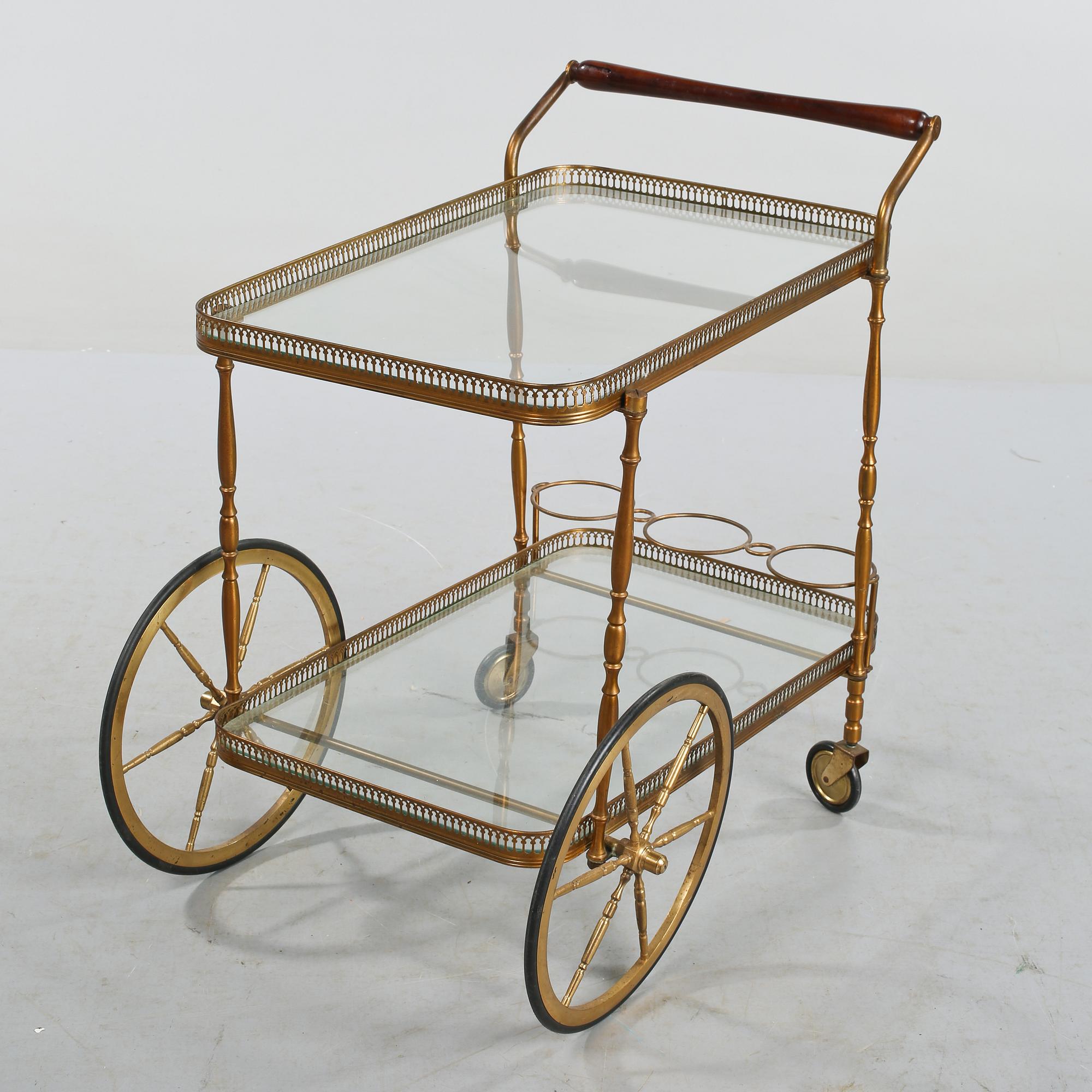 SERVERINGSVAGN, 1900-talets andra hälft.