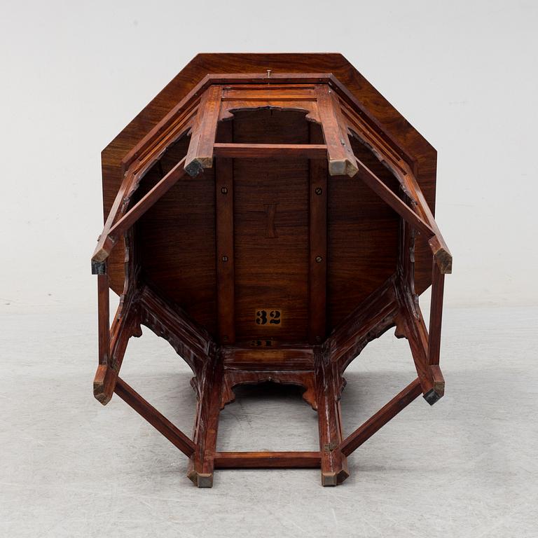 RÖKBORD, morisk stil, 1800-talets slut.