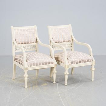 KARMSTOLAR, ett par, gustaviansk stil, 1800-talets slut.