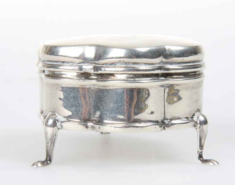 DOSOR, 3 st, silver, 1800/1900-tal. 54 g.