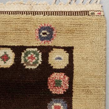 CARPET. "Tusenskönan" ("Bellis"). Knotted pile. 363,5 x 267 cm. Signed AB MMF.