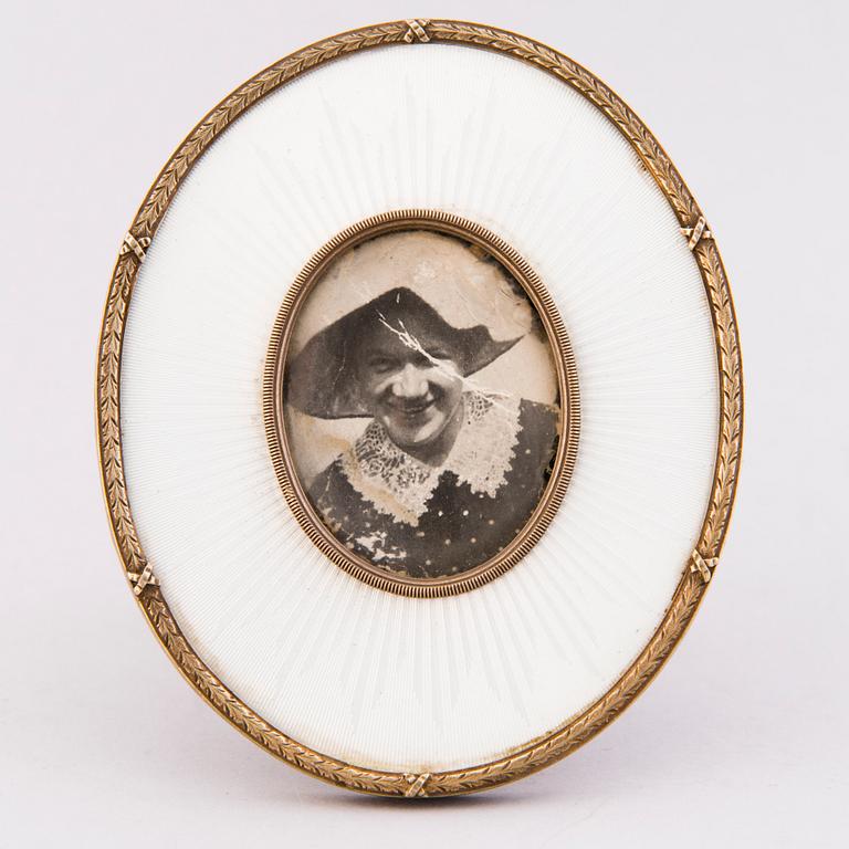 A SILVER AND ENAMEL FRAME, Henrik Wigström, S:t Petersburg 1896-1908.