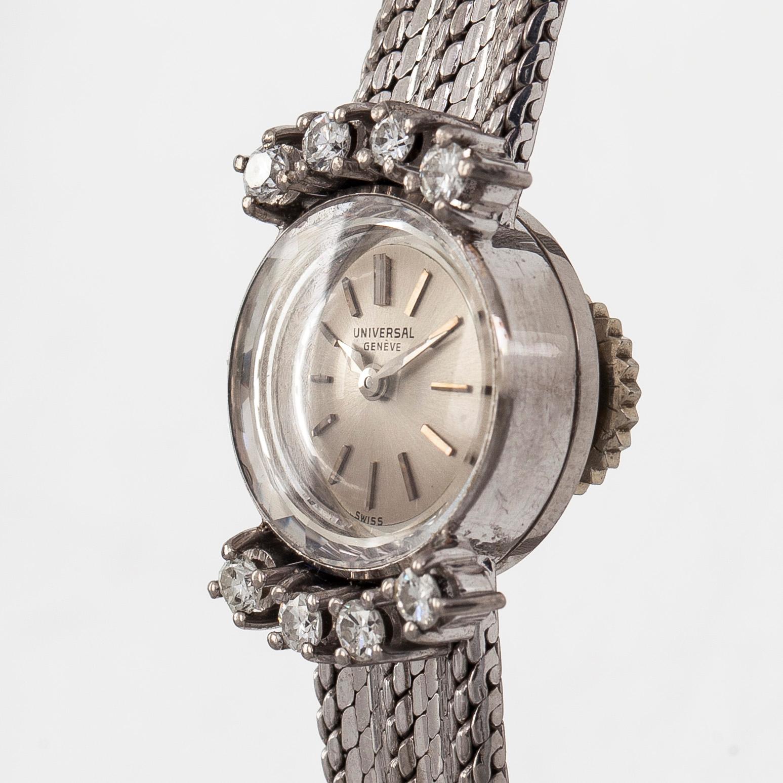 Universal Genève, wristwatch, 15 mm.