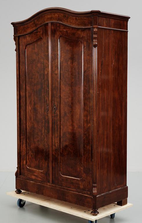 KLÄDSKÅP, nyrenässans, 1800-talets slut.