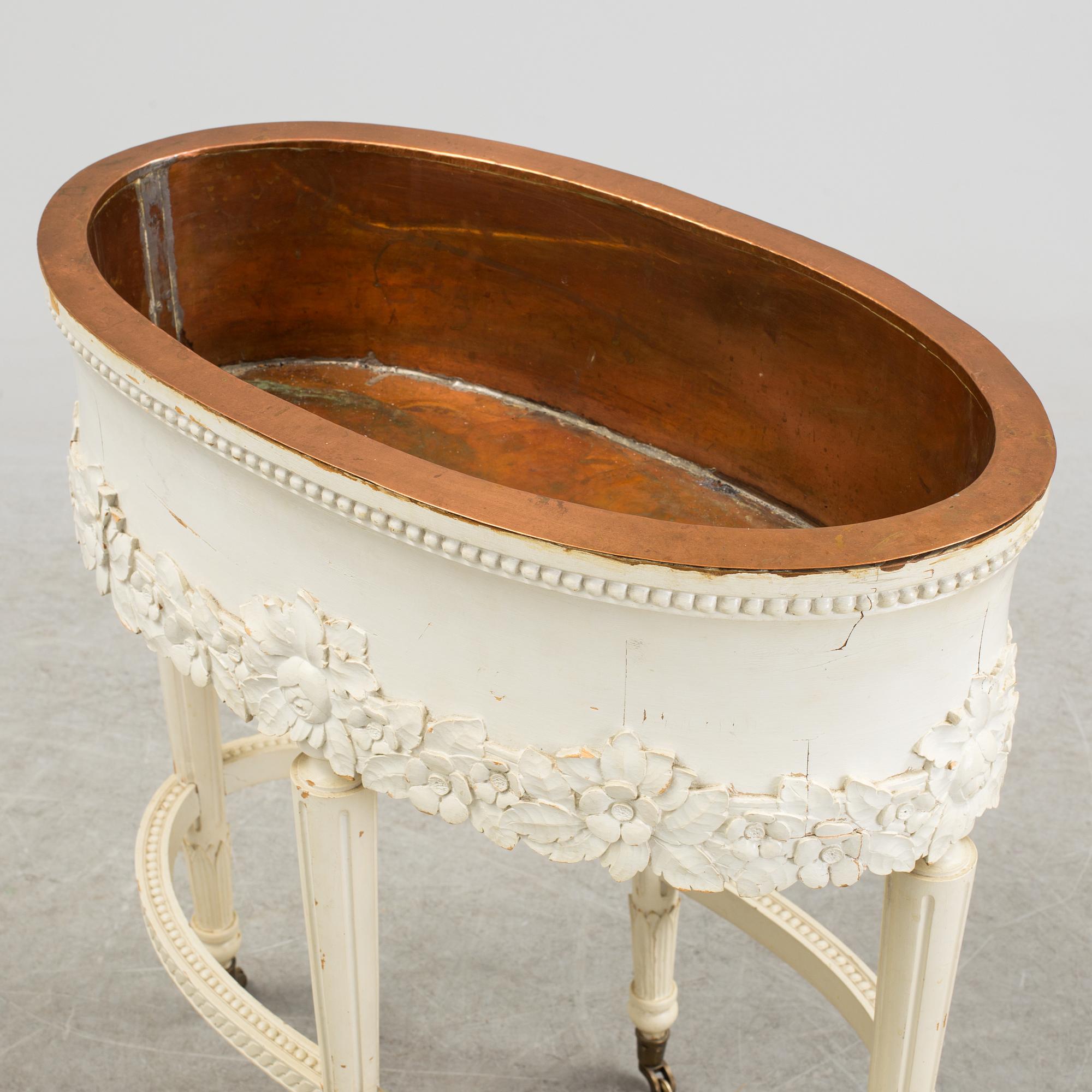 BLOMBORD, gustaviansk stil, 1900-talets första hälft.