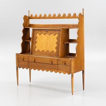 Paolo Buffa, attributed to, a walnut bookcase, Italy 1930's/40's.