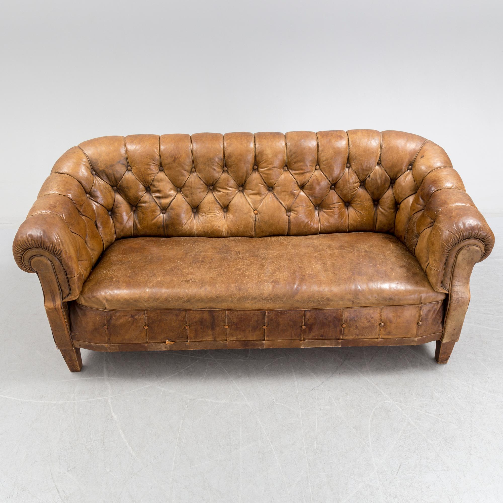 A Chesterfield model sofa, 1920s / 30s.