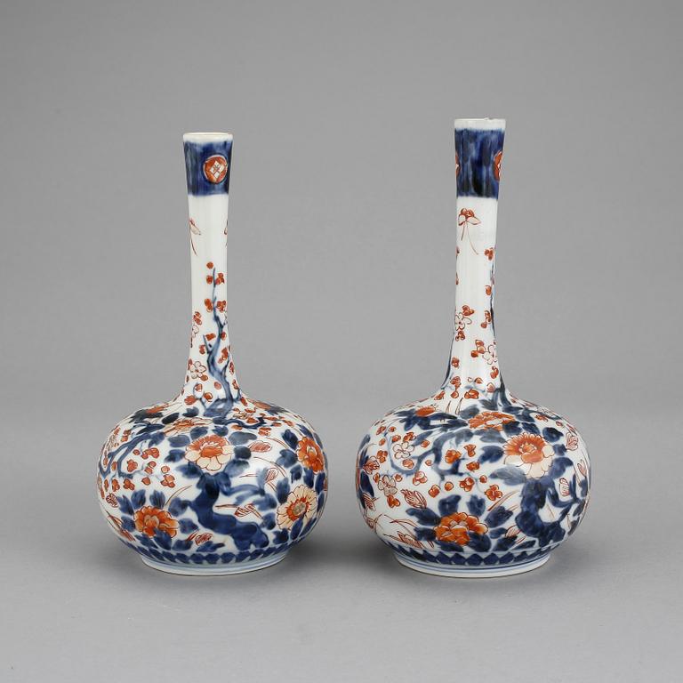 VASER, ett par, porslin, Kina, 1800/1900-tal.