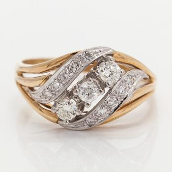 Ring, brilliant cut diamonds, 14K gold.
