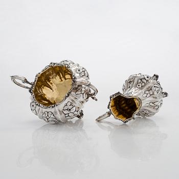 Sockerskål och mjölkkanna, sterlingsilver, London 1842.