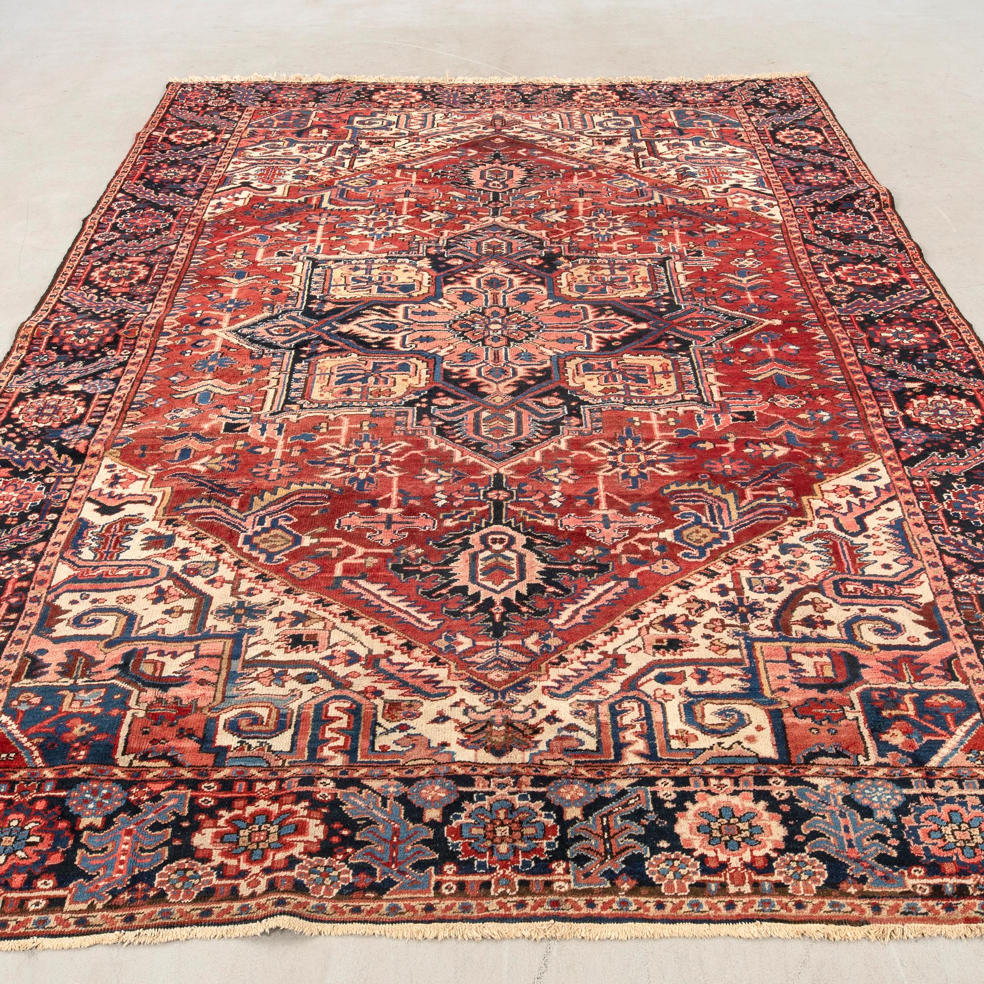 Matta Heris semiantik/antik ca 320x235 cm.