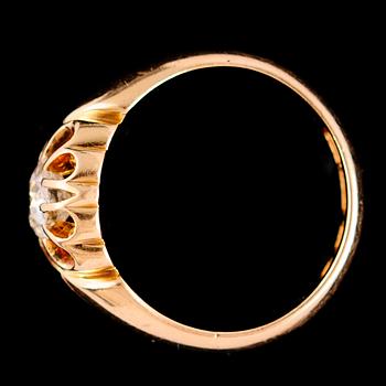 RING, 18 k guld, med briljant ca 0.65 ct. Vikt med sten ca 6 g.