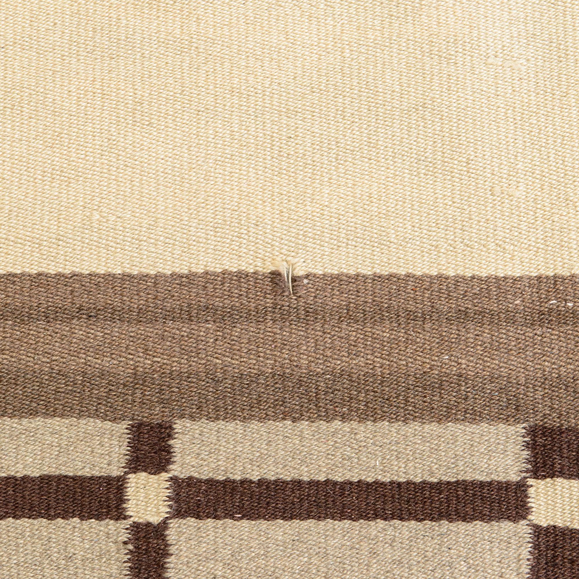 A 1930s Finnish flat weave carpet. Circa 260x200 cm.