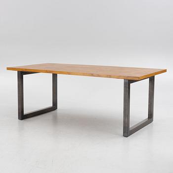 Heerenhuis Manufaktur, dining table, contemporary.