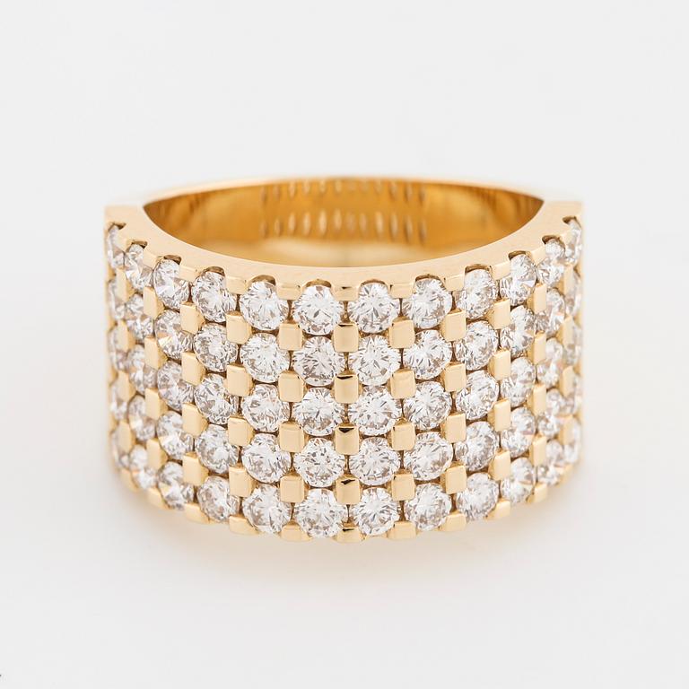 A brilliant cut diamond ring.