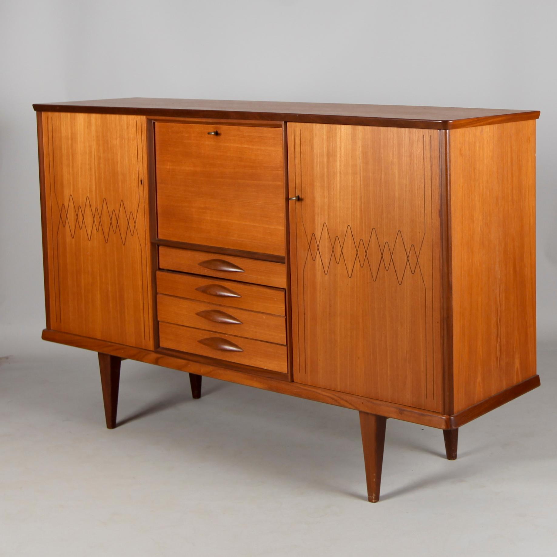 SIDEBOARD, 1900-talets andra hälft.