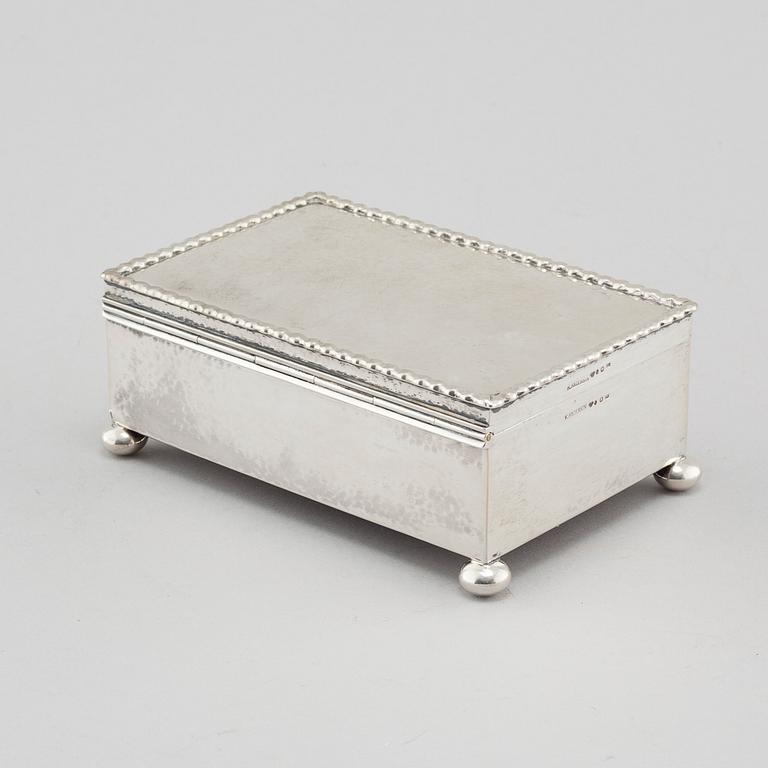 A silver cigar box from K Andersson in Stockholm, 1917.