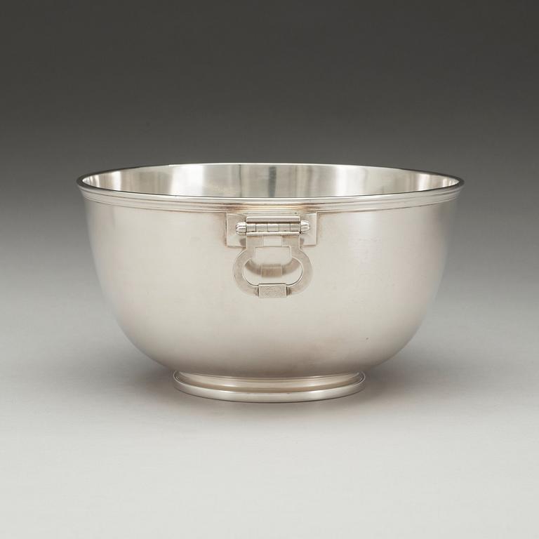 A W.A. Bolin silver jardinière, Stockholm 1940.