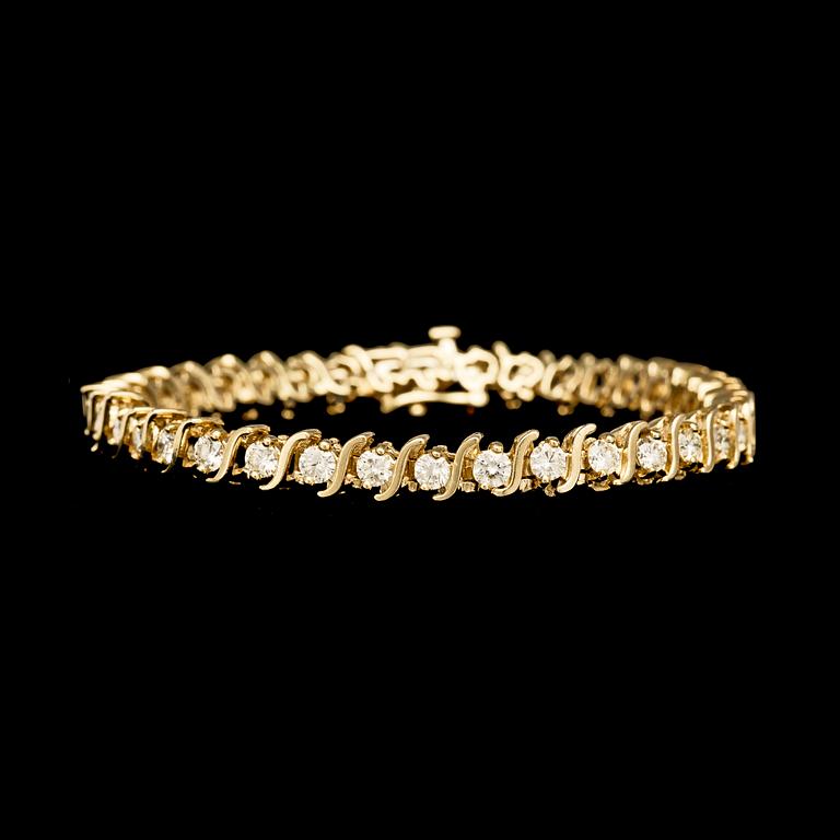 BRACELET, 38 brilliant cut diamonds, tot. app. 5.70 ct.