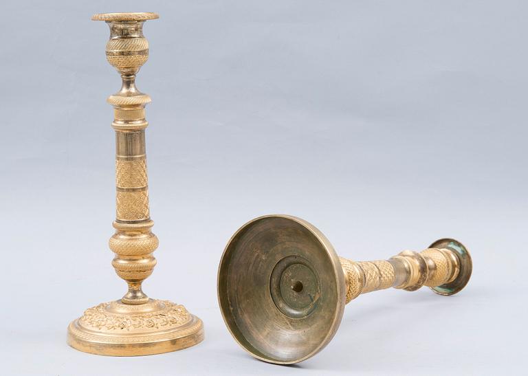 A PAIR OF CANDLESTICKS.