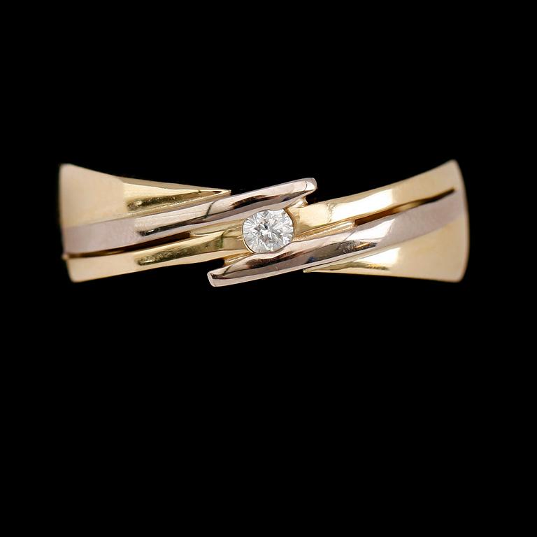 RING, 18 k guld och briljantslipad diamant 0.07 ct enligt gravyr. Total vikt ca 6 g.