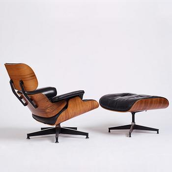 Charles & Ray Eames, "Lounge chair", fåtölj och ottoman, Herman Miller, 1960-1970-tal.