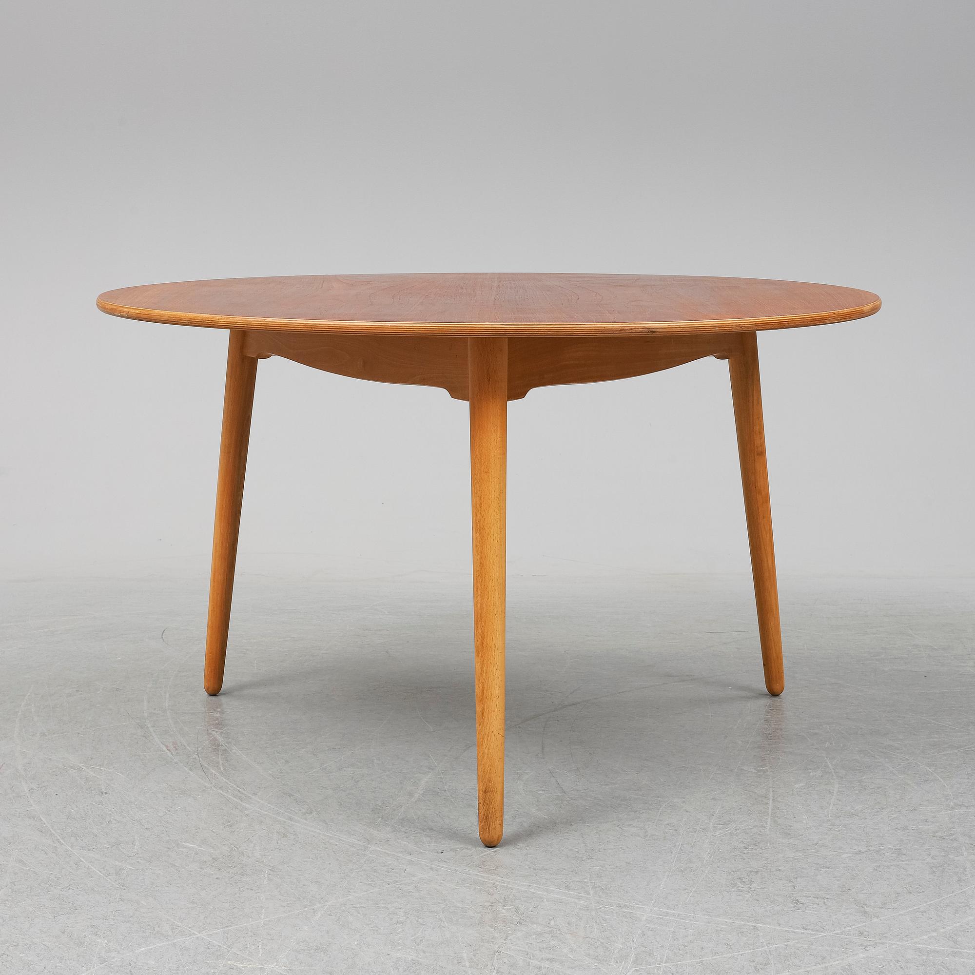 HANS J WEGNER, "Hjerte- set", matbord med sex stolar, Fritz Hansen, Danmark 1950-tal.