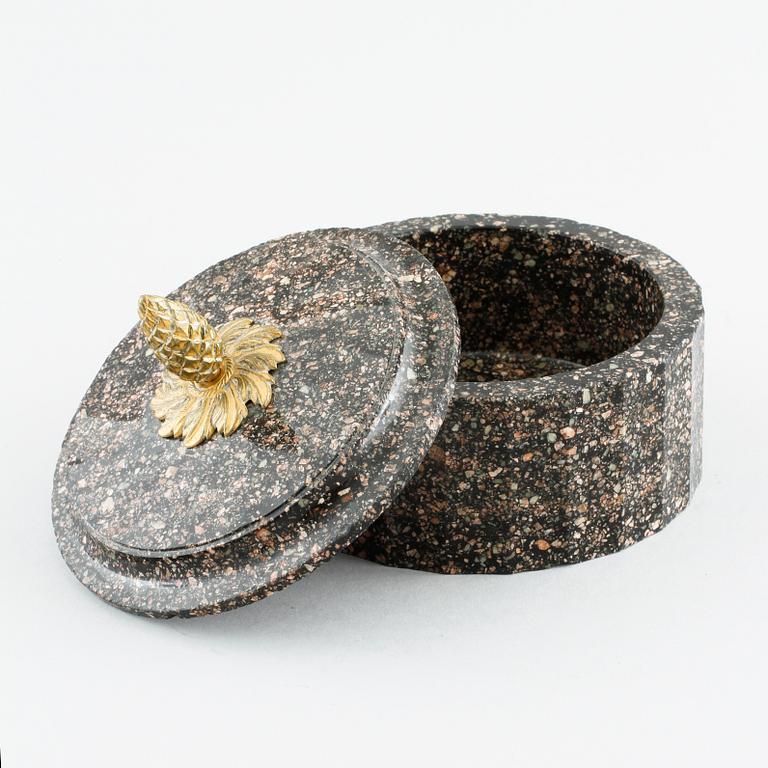 An early 19th century lidded butter dish.
