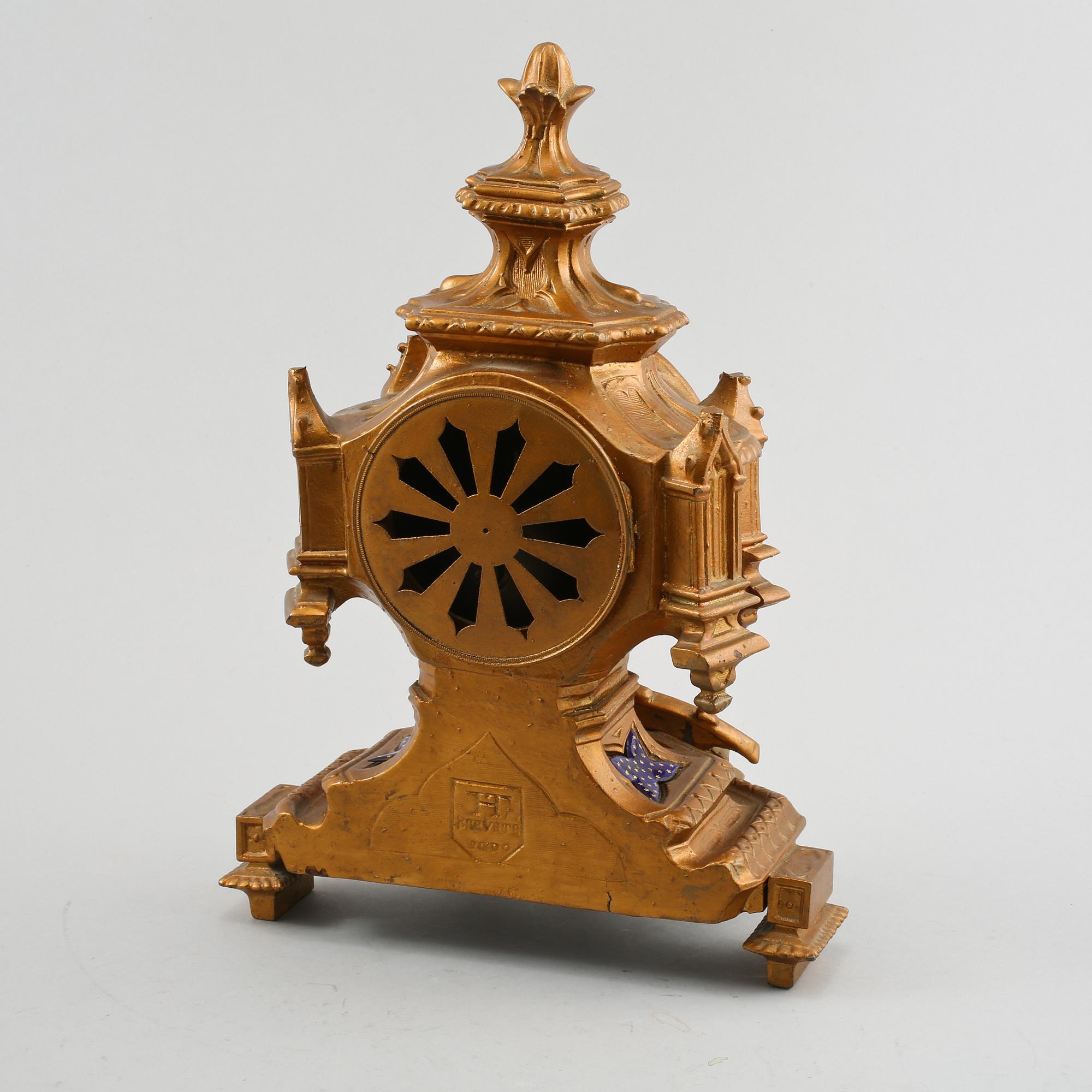 BORDSUR, nygotik, 1800-tal.