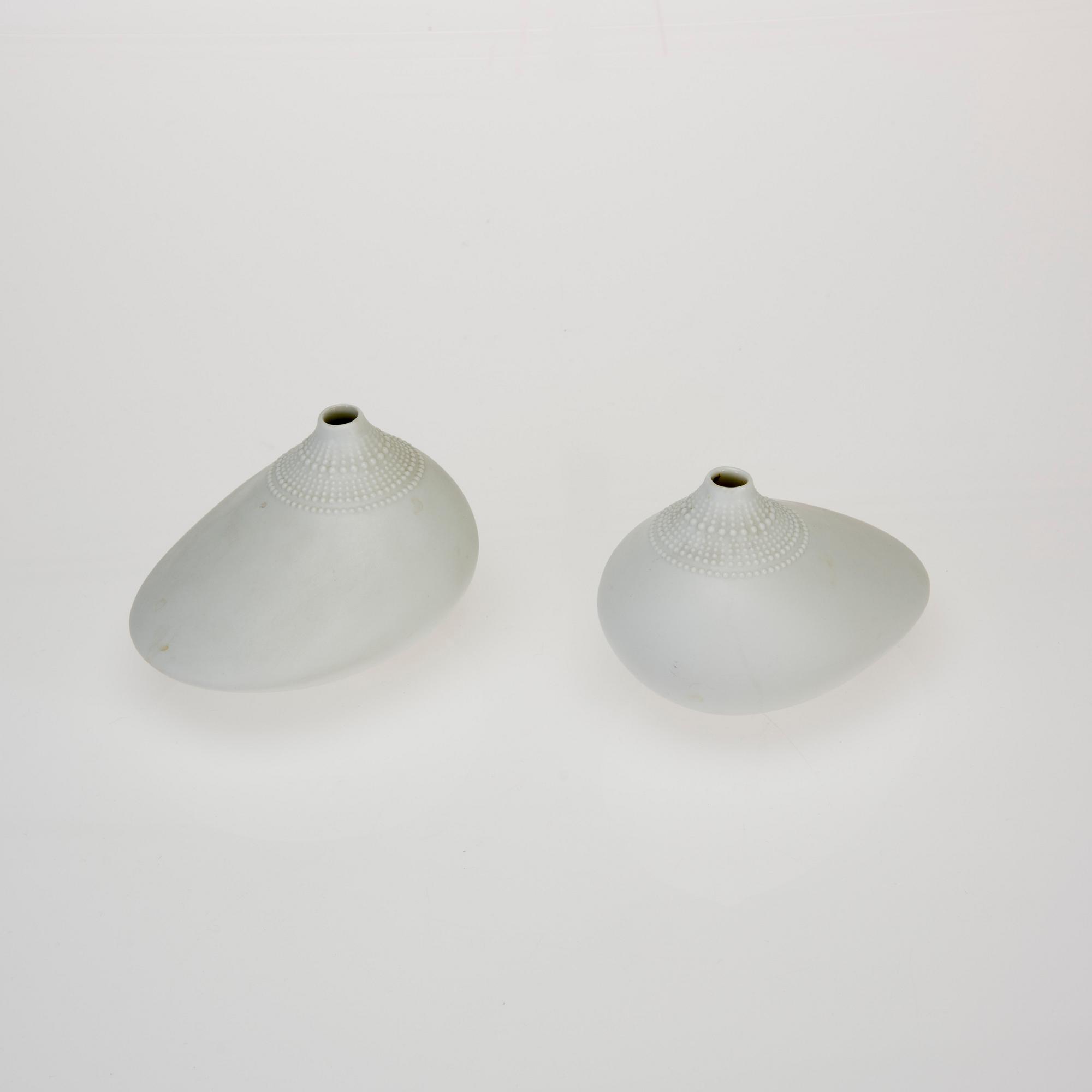 VASER, 2 st, porslin, "Pollo", Tapio Wirkkala, Studio-Linie, Rosenthal.